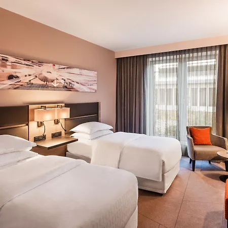 Hotel Sheraton Airport 4*