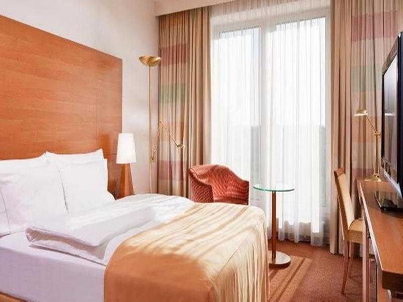 Sheraton Airport 4* Düsseldorf