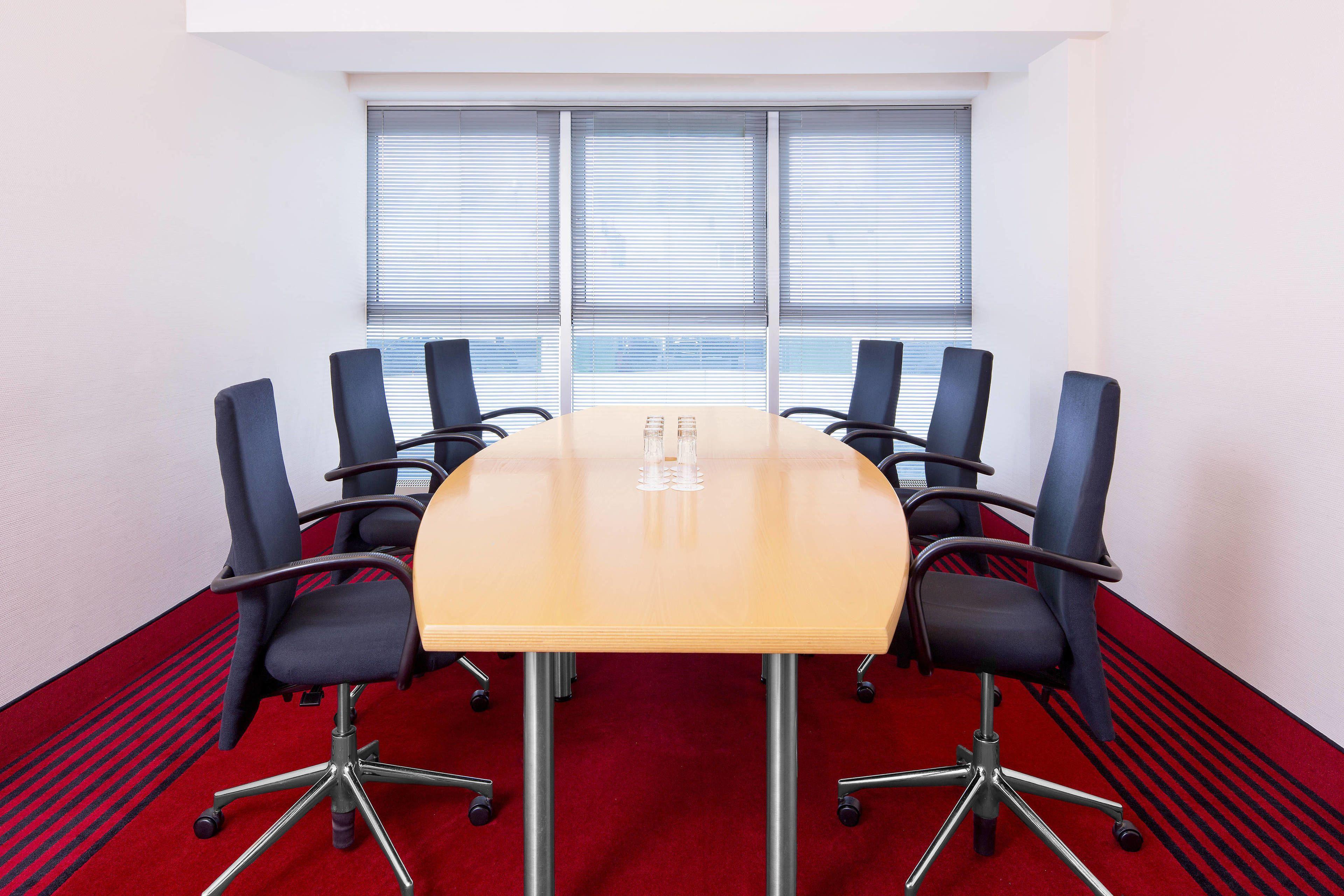 Hotel Sheraton Airport 4*