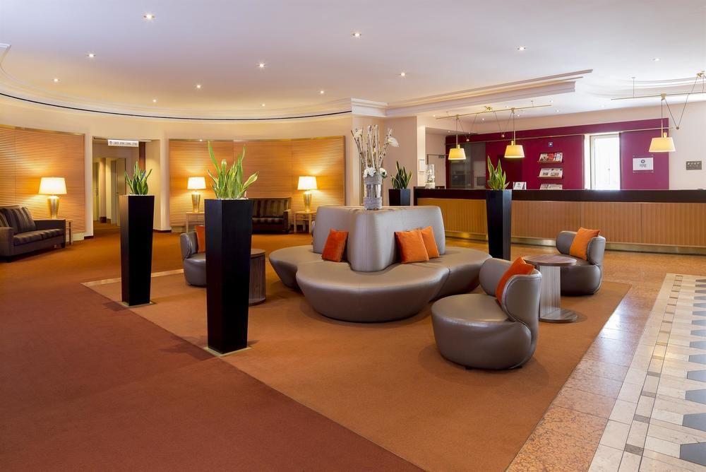 Sheraton Airport Hotel 4*