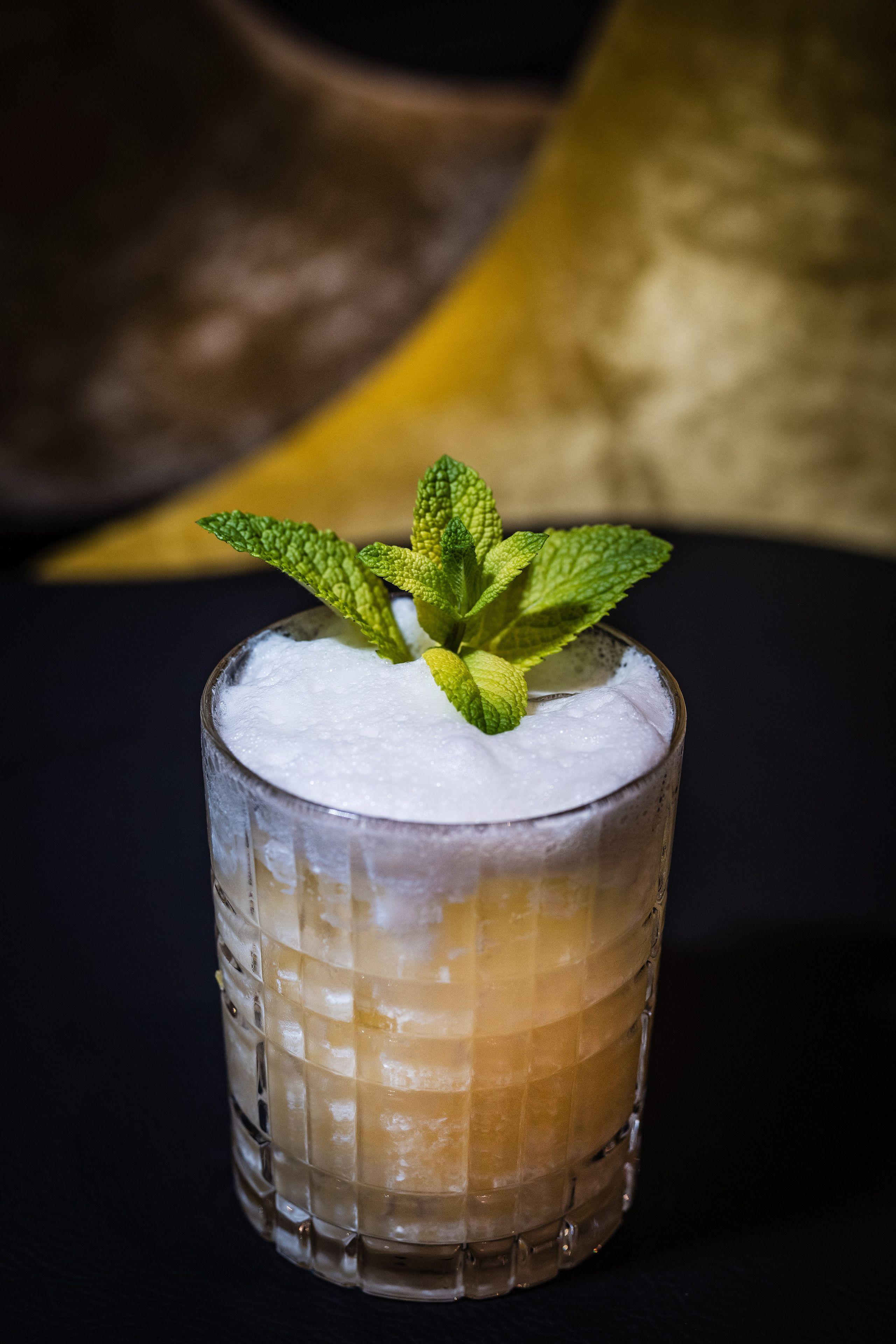 Sheraton Airport Hotel 4*