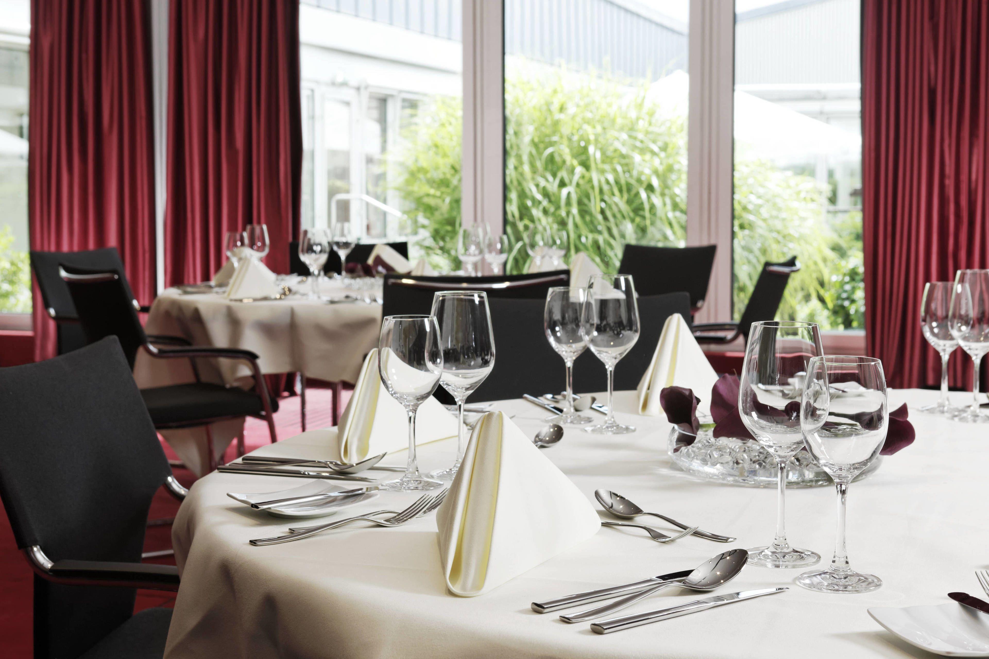 Hotel Sheraton Airport 4*