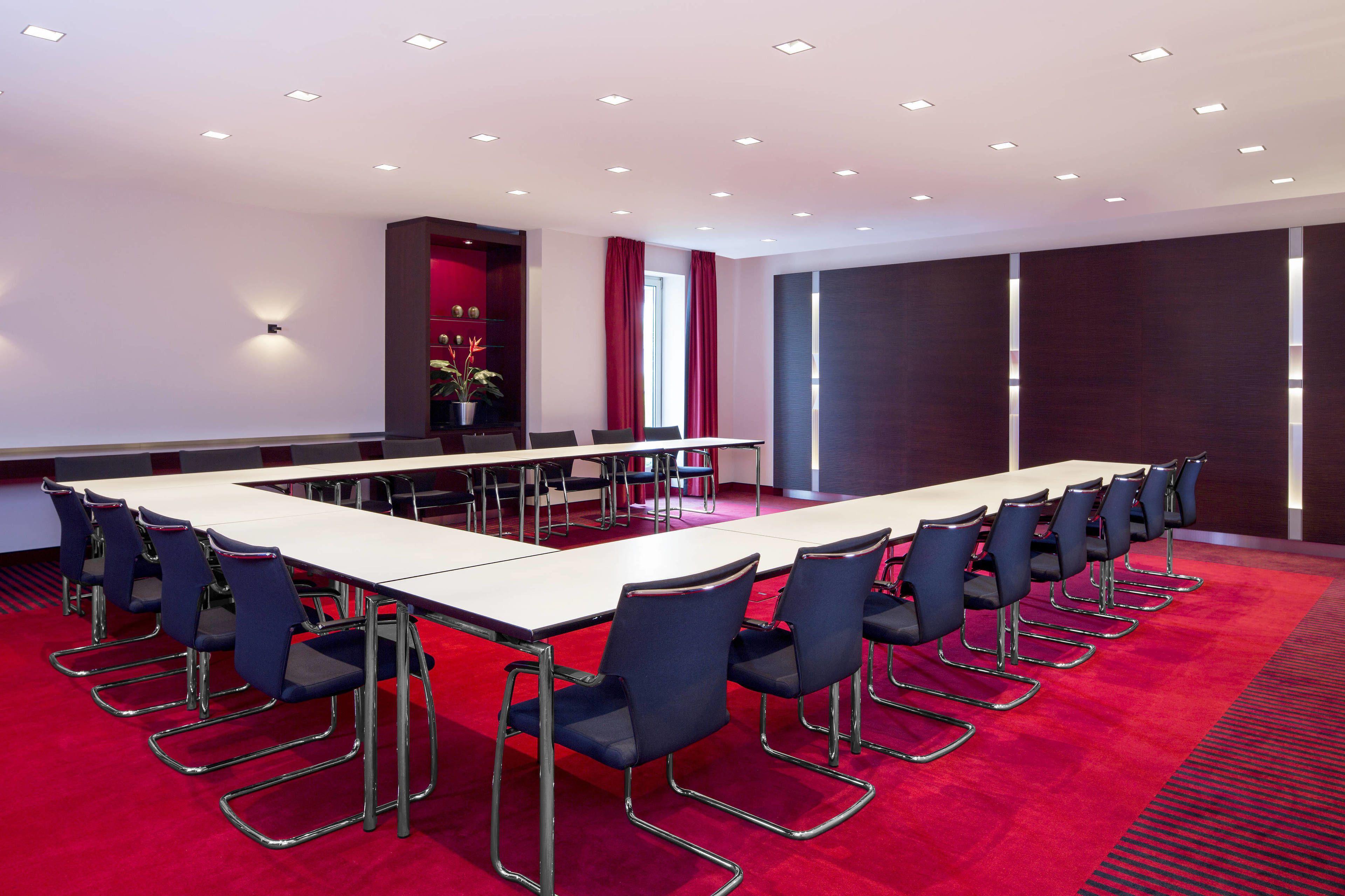 Hotel Sheraton Airport 4*