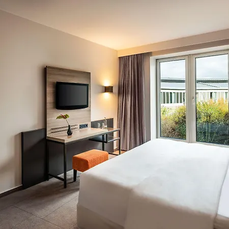 Sheraton Airport 4*